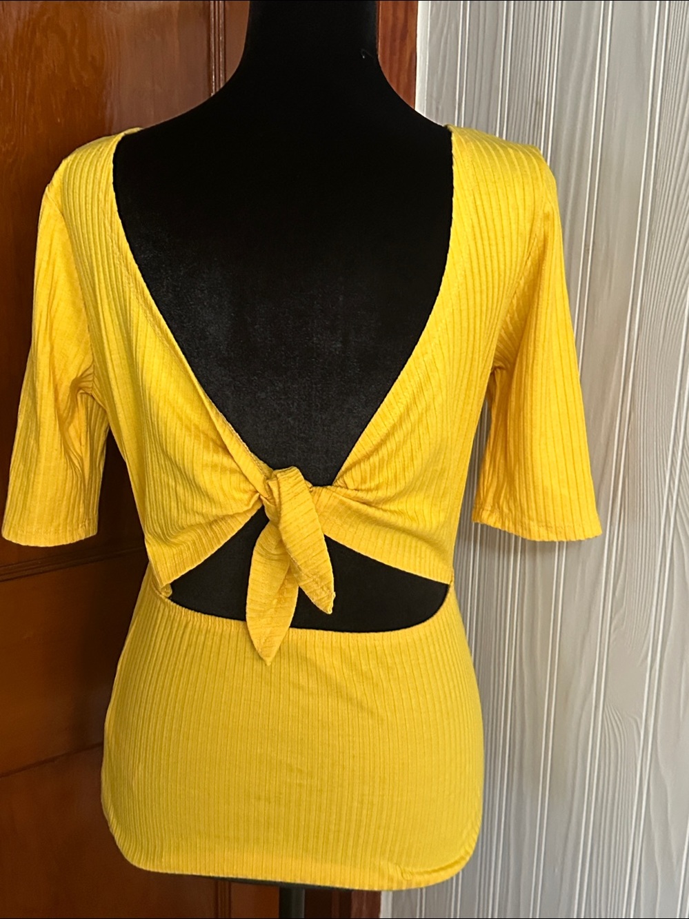 Yellow Ribbed Scoop-Neck Short Sleeve Top with open back